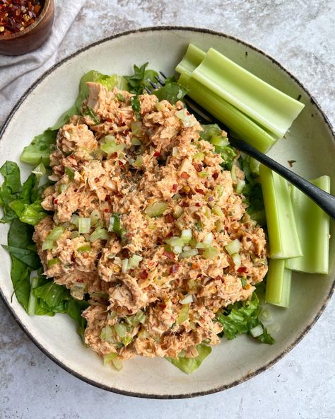 Chipotle Tuna Salad Tuna Salad Ideas, Chipotle Tuna, Lunch Bowl Recipe, College Nutritionist, Tuna Salad Pasta, Protein Salad, Healthy Lunch Snacks, Clean And Delicious, July Recipes