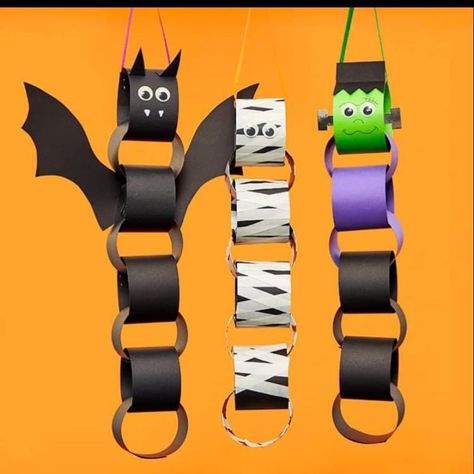 Halloween Paper Chains Diy, Halloween Paper Chain, Paper Halloween Decorations, Popsicle Stick Craft, Halloween Felt Crafts, Halloween Classroom Decorations, Carnival Booths, Art And Craft Supplies, Paper Chain