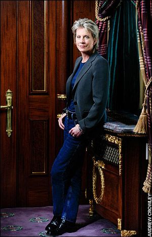 Contemporary crime writer Patricia Cornwell, best known for her Kay Scarpetta books. Patricia Cornwell, Inspirational Leaders, Author Branding, Detective Fiction, Women Writers, Best Mysteries, Writers And Poets, Mystery Books, Famous Women