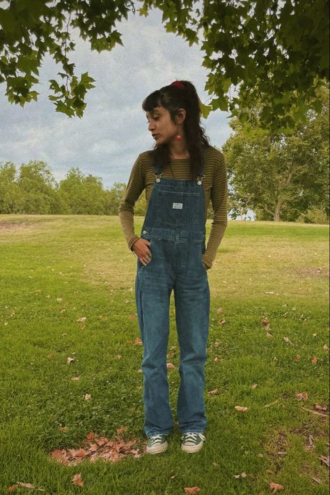 Homestead Outfits, Chuck 70s, Vintage Overalls, Workwear Essentials, Women's Overalls, Rich Fabric, Overalls Women, Forest Green, Levi's