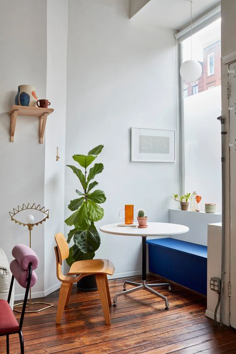 Eclectic Apartment, Unfinished Cabinets, Room Cooler, Built In Seating, Emily Henderson, Built In Bench, Cool Apartments, Cozy Space, Italian Restaurant