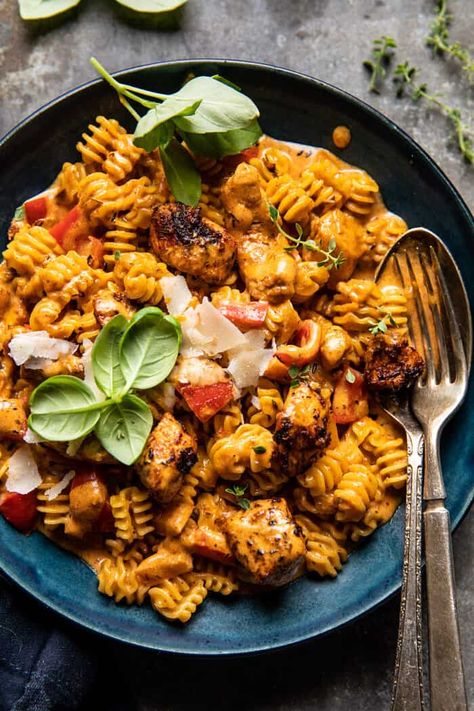 Lighter Creamy Cajun Chicken Pasta. - Half Baked Harvest Half Baked Harvest Cajun Chicken Pasta, Chicken Cajun, Creamy Cajun Chicken Pasta, Creamy Cajun Pasta, Creamy Cajun Chicken, Half Baked Harvest Recipes, Resep Pasta, Homemade Cajun Seasoning, Quick Pasta Recipes