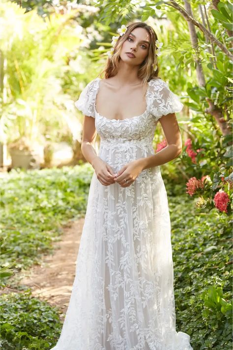 Lace Empire Wedding Dress, Rustic Bridal Shower Outfit, Empire Neckline Wedding Dress, Wedding Gown Large Bust, Empire Waist Wedding Gown, Empire Dress Wedding, Dresses For A Queen, Regencycore Wedding Dress, Long Sleeve Garden Wedding Dress