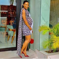 Daily Style Inspiration (@fashionjunkie9ja) • Instagram photos and videos Ankara Maternity, African Maternity, African Maternity Dresses, Dresses For Pregnant Women, Ankara Gown Styles, Stylish Maternity Outfits, Bump Style, African Print Dresses, Stylish Maternity