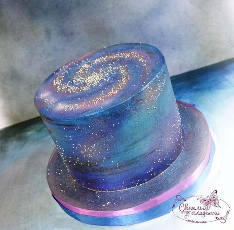 Galaxy Pour Cake, Space Galaxy Cake, Pink Galaxy Cake, Space Birthday Cakes, Galaxy Cake Birthday Girl, Galaxy Birthday Theme, Galaxy Cake Birthday, Universe Cake Ideas, Galaxy Party Food