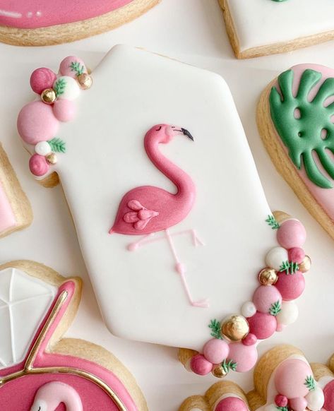 Flamingo Decorated Cookies, Flamingo Cookies Royal Icing, Flamingo Cookies Decorated, Flamingo Biscuit, Cookies Flamingo, Flamingo Cookies, Luau Cookies, No Bake Sugar Cookies, Flamingo Cake