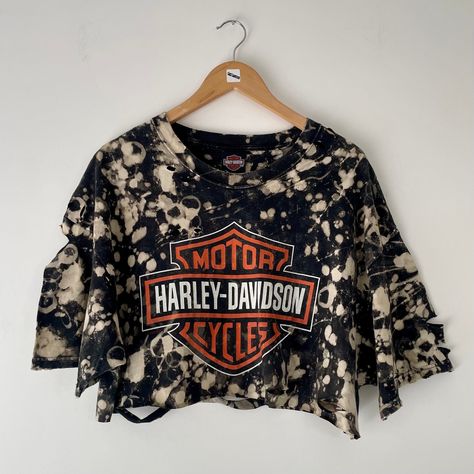 Harley Davidson vintage Bleached custom cropped t-shirt size xl reverse tie dye Festival grunge motorcycle alternative biker 90s Y2K Harley Shirt Outfit, Harley Davidson Crop Top, Grunge Motorcycle, Festival Grunge, Harley T Shirts, Harley Davidson Vintage, Concert Fit, Harley Shirts, Reverse Tie Dye