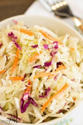 Red Cabbage Coleslaw, Southern Coleslaw, Vinegar Coleslaw, Apple Coleslaw, Coleslaw Recipes, Coleslaw Dressing, Salad Avocado, Salad Recipe Ideas, Paleo Sides