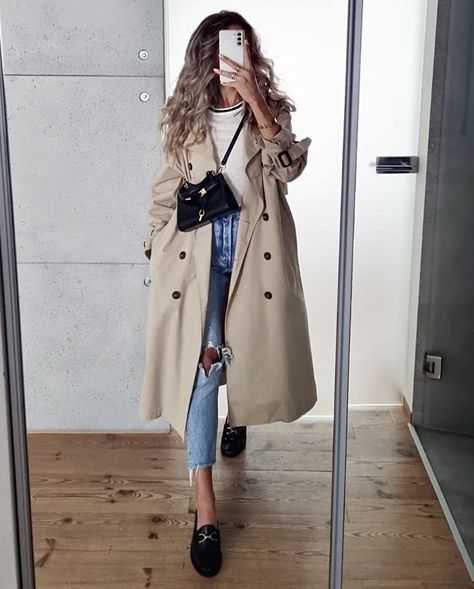 Light Beige Coat Outfit, Beige Coat Outfits, Beige Coat Outfit, London Walks, Pink Denim Jacket, Trench Coat Outfit, Beige Trench Coat, Winter Trench Coat, Beige Outfit