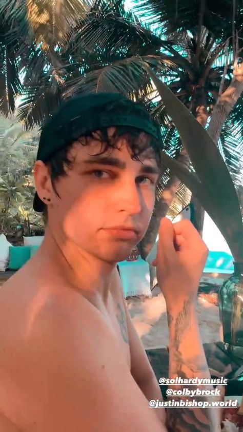 Colby Brock With Beard, Colby Brock Curly Hair, Colby Brock Snapchat, Black Hair Roblox, Fangirl Problems, Colby Brock, Sam And Colby, Emo Boys, Colby