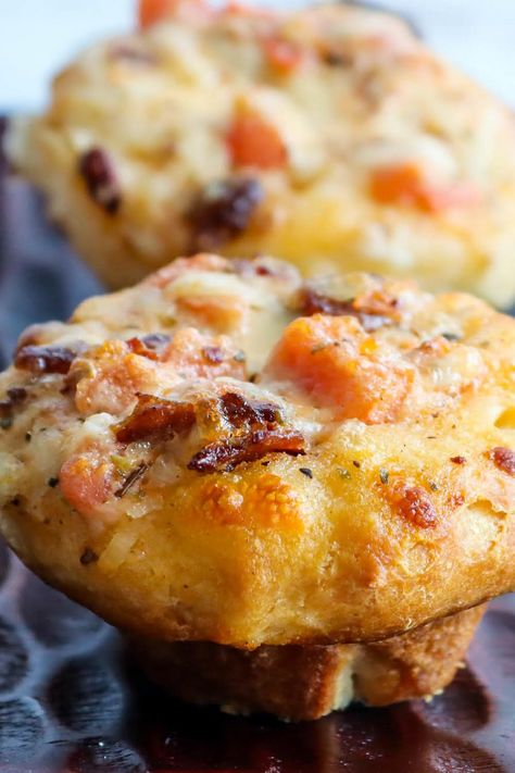 Church Recipes, Tomato Appetizers, Pillsbury Dough, Vegetable Appetizers, Bacon Appetizers, Bacon Tomato, Meat Appetizers, Delicious Appetizer Recipes, Mini Muffin Pan