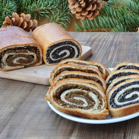 Hungarian Nut Roll Recipe, Nut Roll Cookies, Nut Roll Recipe, Nut Roll, Hungarian Desserts, Nut Rolls, Best Christmas Cookie Recipe, Christmas Bread, Chocolate Roll