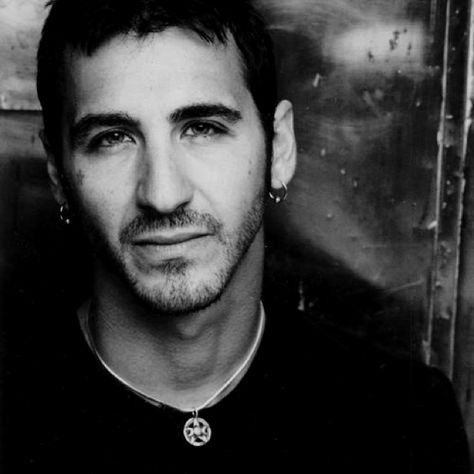 Sully Erna!! LOVE the way this man screams Sully Erna, I Tunes, Heavy Metal Music, I'm With The Band, Hottest Guy Ever, Music Love, Lead Singer, My Favorite Music, Music Bands