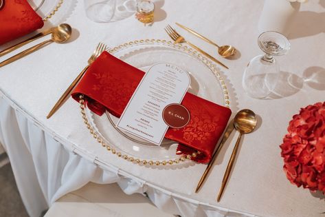 Red Wedding Table, Romantic Red Wedding, Red Themed Wedding, Table Landscape, Wedding Table Menus, Royal Table, Table Top View, Red Wedding Theme, Red Napkins