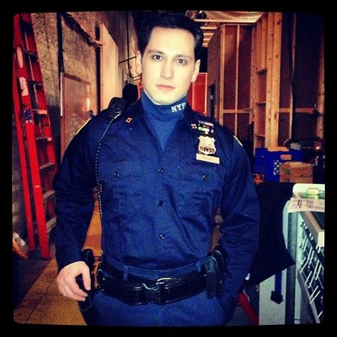 Matt McGorry as John Bennett #OITNB #OITNBseason2   @OITNBNews @Orange is the New Black @MattMcGorry Kyle Mooney Beck Bennett, Alex Orange Is The New Black, John Bennett Orange Is The New Black, Orange Is The New Black Cast, Matt Mcgorry, Orange Is The New Black Flaritza, John Bennett, Oc Board, Evil Twin