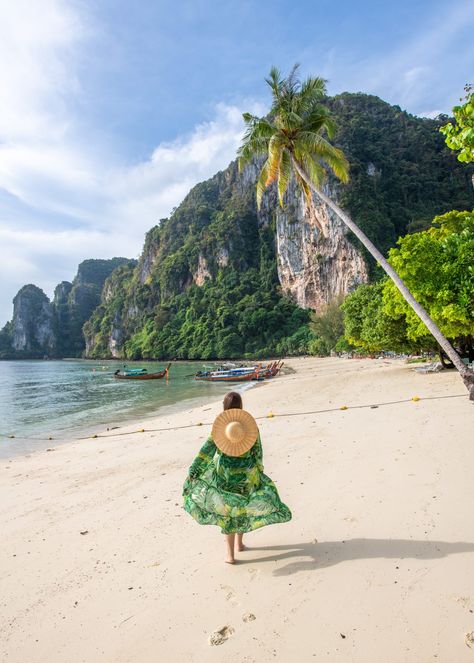 Where should you stay to visit Maya Bay? Maya Bay Thailand, Beaches In Thailand, Maya Bay, Coastal Cities, Tropical Getaways, Best Beaches, Us Beaches, Destin Beach, Krabi