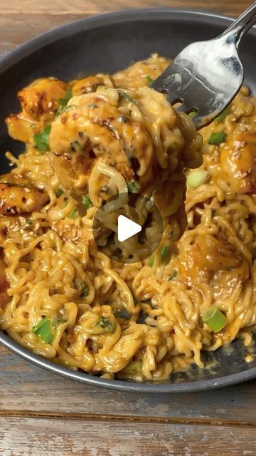 Garlic Noodles With Shrimp, Spicy Garlic Noodles, Shrimp Noodles Recipes, Spicy Noodles Recipe, Garlic Ramen, Noodles With Shrimp, Shrimp Ramen, Shrimp Noodles, Garlic Noodles