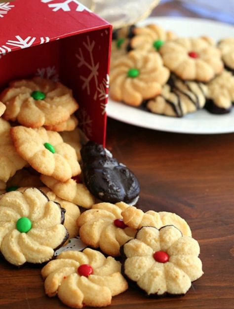 Healthy Chocolate Orange Spritz Christmas Cookies Recipe Gluten Free Spritz Cookies, Savory Crackers, Healthy Christmas Cookies, Spritz Cookie Recipe, Low Carb Christmas, Keto Christmas Cookies, Low Carb Holiday, Keto Cookie Recipes, Classic Cookies Recipes