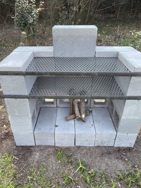 Cinder Blocks Diy, Cinder Block Fire Pit, Cinder Blocks, Fire Pit Grill, Cinder Block, Concrete Blocks, Off Grid Living, Outdoor Grill, Wooden Storage