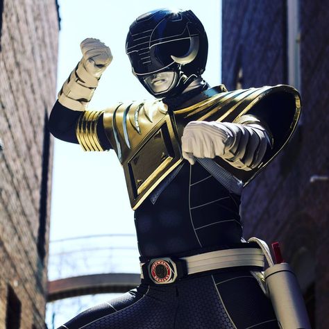 Armored Black Power Ranger with Dragon Shield Power Ranger Helmet, Black Power Ranger, Power Rangers Helmet, Power Ranger Black, Black Gate, Dino Thunder, Black Ranger, Power Rangers Cosplay, Chevy Camaro Z28