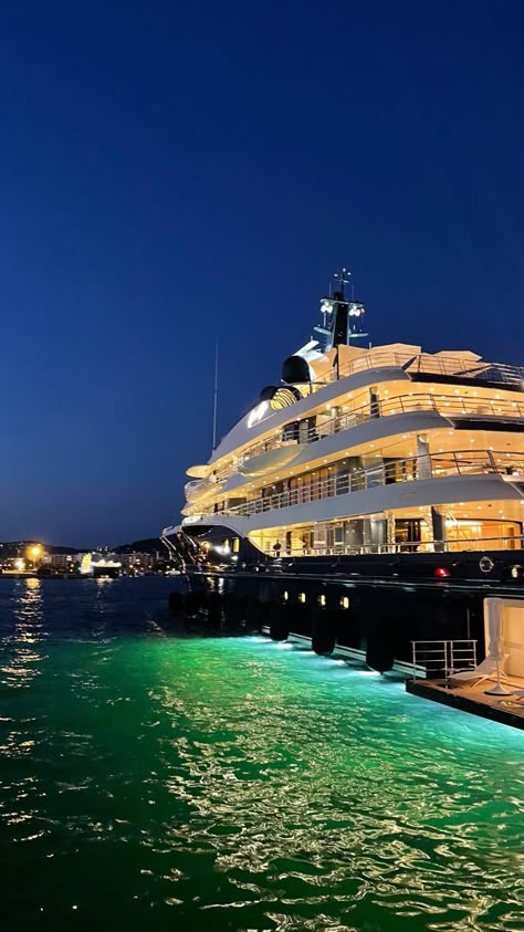 European Yacht Aesthetic, Spain Ibiza Aesthetic, Ibiza Ocean Beach, Ibiza Night Aesthetic, Summer In Ibiza, Spain Life Aesthetic, Rich European Aesthetic, Holiday Aesthetic Summer, Ibiza Aesthetic