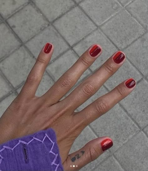 Two Tone Red Nails, Half Color Nails, Short Dark Red Nails, Red And Blue Nails, Two Tone Nails, Split Nails, Boho Nails, Nails Rings, Ideas Uñas