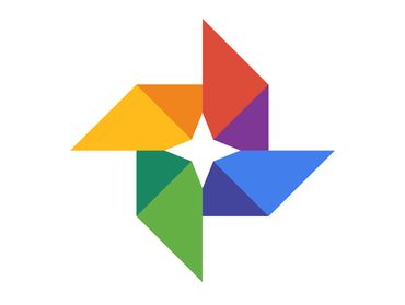 Google: Here's what we're actually doing with Google+ Photos - CNET Google Photos Icon, Photos Icon, Google Photos App, Computer Tricks, Logo Foto, Store Image, Photo Website, Christmas Card Crafts, Photo Organization