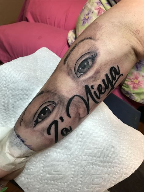 Baby eyes #portraits #tattoo #yeenmario Moms Eyes Tattoo, Baby Eyes Tattoo, Baby Name Tattoo Ideas, Eye Tattoo Realistic, Tattoo Ideas For Parents, Portraits Tattoo, Baby Eye, Worldwide Tattoo, Name Tattoo Ideas