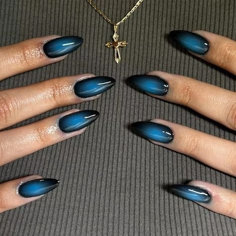 Blue Mirror Nails, Dark Teal Nails Designs, Aura Nail Art, Aura Nail, Colorful Aura, Nail Art Color, Teal Nail Designs, Classic Nail Polish, Chrome Manicure