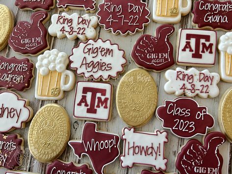 Aggie Graduation Party, Aggie Ring Dunk, College Cookies, Aggie Ring Day, Ring Dunk, High School Graduation Party Decorations, Aggie Ring, Gig Em Aggies, Graduation College