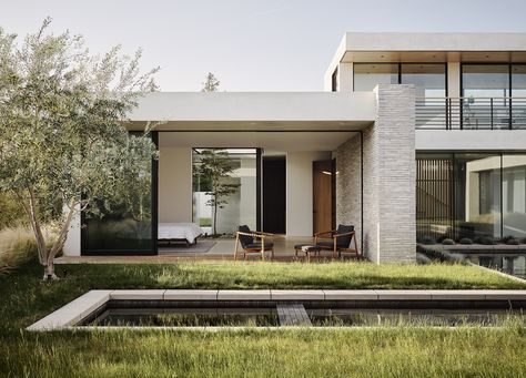 Walnut House, Contemporary Residence, Courtyard Pool, Architecture Building Design, California Homes, Mid Century House, Architecture Firm, Sliding Glass Door, Ranch House