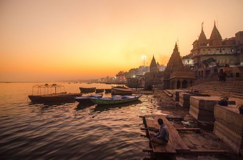 Varanasi presents a microcosm and traditional culture of Hinduism. Learn about Varanasi, one of world's oldest living religious capitals. Manikarnika Ghat, Agony In The Garden, Garden Of Gethsemane, Sacred Water, Watercolor Landscape Paintings, Sacred Places, Varanasi, Machu Picchu, Incredible India