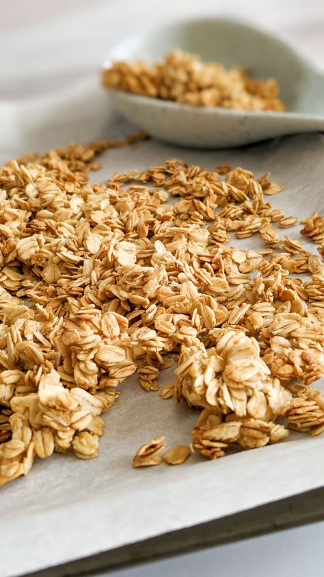 Granola Recipe No Nuts, Nut Free Granola Recipe, Nut Granola Recipe, Crispy Granola, Make Granola, Nut Free Granola, Low Sugar Granola, Yogurt And Fruit, How To Make Granola