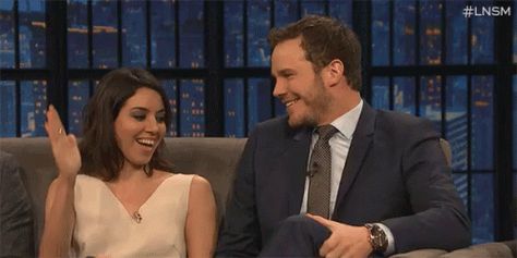 Aubrey Plaza And Chris Pratt High Five GIF - SethMeyers LateNightSeth LateNightWithSethMeyers - Discover & Share GIFs Chris Pratt Aubrey Plaza, High Five Gif, Applause Gif, Hand Gif, Give Me Five, Seth Meyers, Nonverbal Communication, Aubrey Plaza, Yes I Have