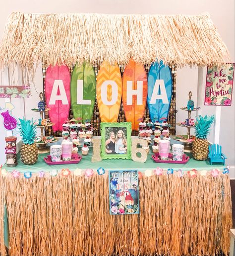 Luau Cake Table Ideas, Tiki Bar Ideas For Party Hawaiian Luau, Aloha Dessert Table, Sweet 16 Pool Party Ideas Hawaiian Luau, Luau Cake Table, Hawaii Sweet 16, Luau Sweet 16 Party Ideas, Luau Sweet 16, Luau Dessert Table