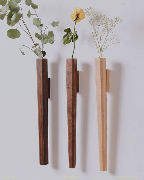 🌿 Elevate your home decor with our exquisite Wabi Sabi style wall-hanging hydroponic vases, crafted from premium black walnut or beech wood. Embrace the beauty of minimalism and Japandi design, perfect for any modern living space. Enhance your walls with a touch of nature and art. 🌱✨ 🛒 Shop now at mutoumise.com #WabiSabi #Japandi #HydroponicVase #WallDecor #Minimalism #HomeDecor #BlackWalnut #BeechWood #InteriorDesign #Mutoumise#homeinspo #homedecor #homeinsporation #summervibes #flower #fl... Sabi Style, Japandi Design, Wabi Sabi Style, Flowers Vase, Modern Living Space, Black Walnuts, Black Walnut, Hydroponics, Beech Wood