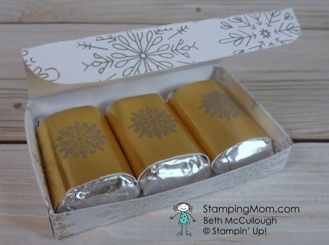 3 Hershey's Miniatures Candy Box by bethmcc - at Splitcoaststampers Miniature Candy, Hershey Nugget, Hershey Miniatures, Candy Boxes, Treat Boxes, Treat Bags, Candy Bar, My Blog, See More