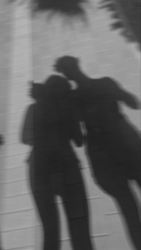 ❤️❤️❤️ #summer #sea #shadows #hugs Summer Motivation, Romantic Things, Human Silhouette, Human, Fictional Characters, Blue, Quick Saves