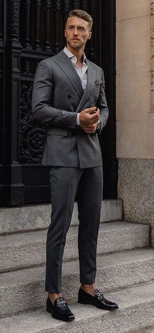 How To Match Your Dress Shoes And Suit by Roano Collection Prom Outfits Black, Grey Suit Prom, Grey Suit Black Shirt, Running Excercise, Grey Suit Combinations, Grey Suit Styling, Black And Grey Suit, Graduation Suit, Grey Suits