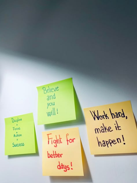 Motivational Sticky Notes Student, Inspiring Quotes For Students Motivation, Room Decor Ideas For Students, Study Quotes Sticky Notes, Positive Quotes For Room Decor, Wall Motivation Ideas Student, Some Motivational Quotes For Students, Sticky Notes Aesthetic Room Decor, Study Motivation Quotes On Sticky Notes