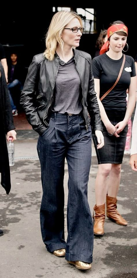 Cate Blanchett Street Style 90s Cate Blanchett, Cate Blanchett Outfit Ideas, Cate Blanchett Oceans 8 Outfit, Cate Blanchett 2000s, Care Blanchett Style, Cate Blanchet Style, Cate Blanchett Tar Outfits, Cate Blanchett 2023, Tár Cate Blanchett Outfits