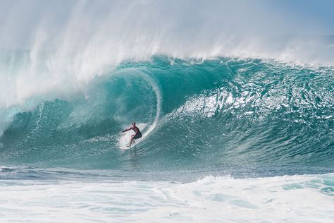 pipeline surf Hawaii Magazine, Surf Competition, Mavericks Surfing, Outrigger Canoe, North Shore Oahu, Landscape Horizontal, Hawaii Surf, Travel Channel, Paradise On Earth