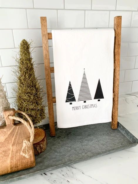 Christmas Tea Towels, Tea Towels Diy, Pumpkin Tea, Autumn Tea, Spring Tea, Flour Sack Tea Towels, Craft Area, Christmas Towels, Cricut Craft Room