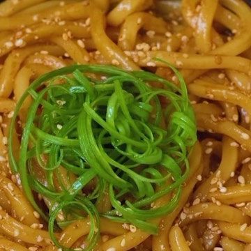 Genio Ng on Instagram: "5 minutes Japanese Soy Sauce Udon - Shoyu Udon 🇯🇵 What I eat most of the time when I don’t feel like cooking😌. What’s your LAZY comfort food? Let me know in the comment section and I’ll re-cook it 😉 Ingredients: * 2 servings of frozen or fresh udon noodles * 2 tbsp of light soy sauce * 2 tsp of dark soy sauce * 2 tbsp of rice vinegar * 2 tbsp of mirin * 2 tsp of garlic powder * 2 tsp of honey * 1 tbsp of sesame oil * 2 tsp of sesame seeds Steps: 1. Cook the udon nood Shoyu Udon, Japanese Grill, Packaging Instructions, Dark Soy Sauce, Udon Noodles, Pasta Noodles, Weeknight Dinners, Food Stuff, Sesame Oil