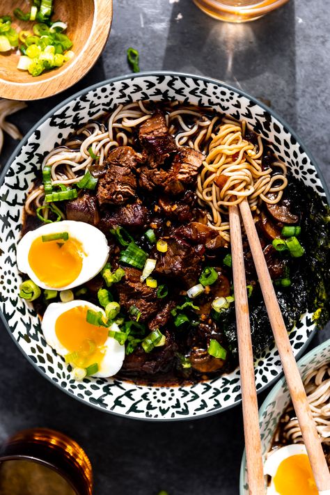 Beef Ramen Recipe, Beef Ramen Noodle Recipes, Beer Braised Beef, Ramen Soup Recipes, Ramen Ingredients, Japanese Ramen Noodle Recipes, Strip Steaks, Hawaiian Chicken Recipes, Beef Ramen