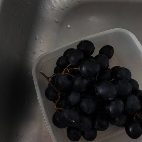 Grapes Aesthetic, Black Grapes, Bts And Exo, Om Nom, Black Aesthetic, Nom Nom, Grapes, Fruit, Black