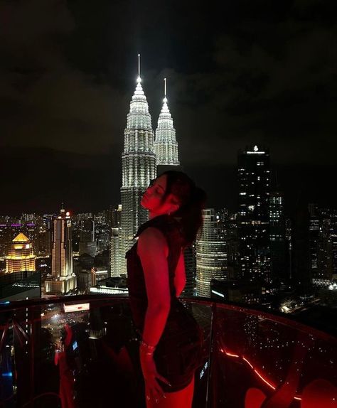 Hotel Pics Instagram, Kuala Lumpur Malaysia Aesthetic, Malaysia Aesthetic, Night Luxury, Nyc Nightlife, Aries Baby, City Shoot, City At Night, Nyc Aesthetic