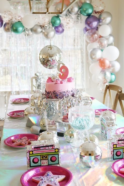 The cutest at-home Rock Star Disco Birthday Party with lots of disco balls and metallic!  So fun for any 9 year old! The party guests loved the dance party and the taking pictures all dress up! || Darling Darleen #discoparty #rockstarbirthdayparty Pop Star Party, Lila Party, Rockstar Birthday, Rockstar Birthday Party, Disco Birthday, Dance Party Birthday, Disco Birthday Party, Plant Styling, Star Birthday Party