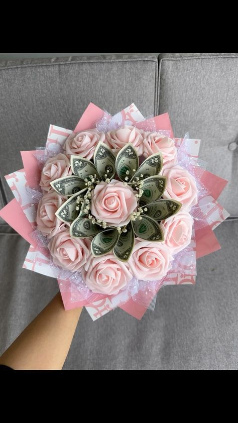 Cash Bouquet, Money Bouquet Ideas, Money Bouquets, Roses Bouquet Gift, Money Bouquet, Creative Money Gifts, Flowers Bouquet Gift, Bouquet Ideas, Money Gift