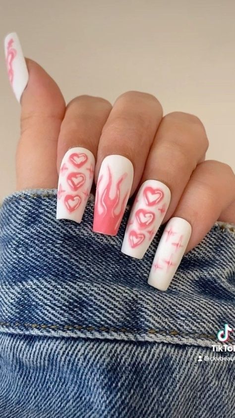 Airbrush Nail, Airbrush Nails, Flower Water, Acrylic Nails Coffin Pink, Bling Acrylic Nails, Short Acrylic Nails Designs, Fabulous Nails, Fire Nails, Dream Nails